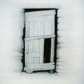 Σωτήρης Σόρογκας, Παλιά πόρτα, 1987, ακρυλικό και κάρβουνο σε μουσαμά, 150 x 150 εκ.