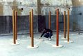 Μάριος Σπηλιόπουλος, Βωμός ή Θυσιαστήριο Ζώων, 1989, εγκατάσταση, 8 λαμπάδες από κερί, ελαιόλαδο, καλάμια, αλάτι, επεξεργασμένη πέτρα, Εργοστάσιο, Πειραιώς 256, Αθήνα