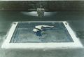 Μάριος Σπηλιόπουλος, Πατριδογνωσία 3, 1990, εγκατάσταση, αλάτι, νερό, πέτρες, Wielka 19 Gallery, Poznan, Πολωνία