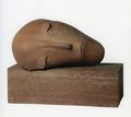 Αργυρώ Καρύμπακα, Μάσκα κοιμώμενου, 1973-83, κεραμικό, μήκος 22 εκ.