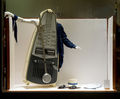 Μάρω Μιχαλακάκου, Beautiful Escape, 2009, μικτά υλικά, διαστάσεις μεταβλητές, άποψη από την ετήσια έκθεση καλλιτέχνη στην βιτρίνα του καταστήματος Hermes της Αθήνα (φωτό: Γιώργος Σαβουλίδης)
