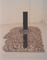 Κωστής (Τριανταφύλλου), Έκρηξη στο κείμενο, 1988, ηλεκτρονικός κεραυνός πάνω σε στήλη, αέρας, κείμενο Κορνήλιου Καστοριάδη από το έργο «Προκήρυξη» πάνω σε καθρέφτη, θραύσματα ποιημάτων πάνω σε γυαλιά, 80 x 196 x 134 εκ.